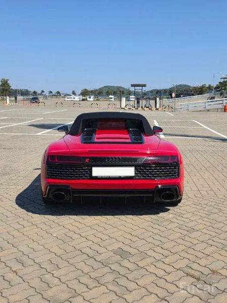 Audi R8