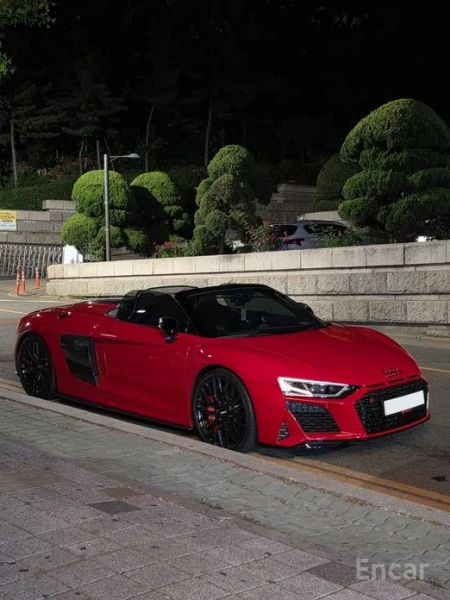 Audi R8