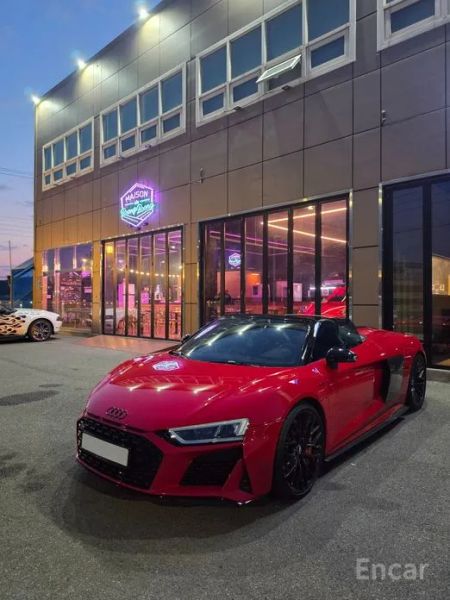 Audi R8