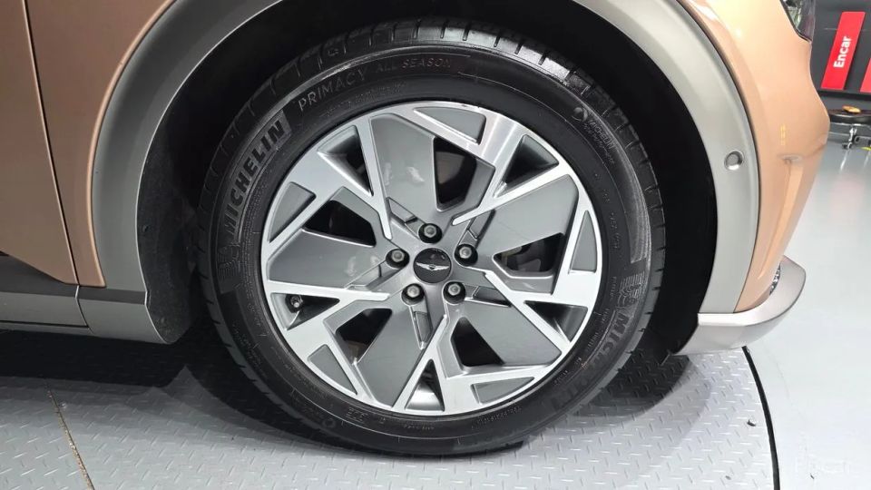 Genesis GV60