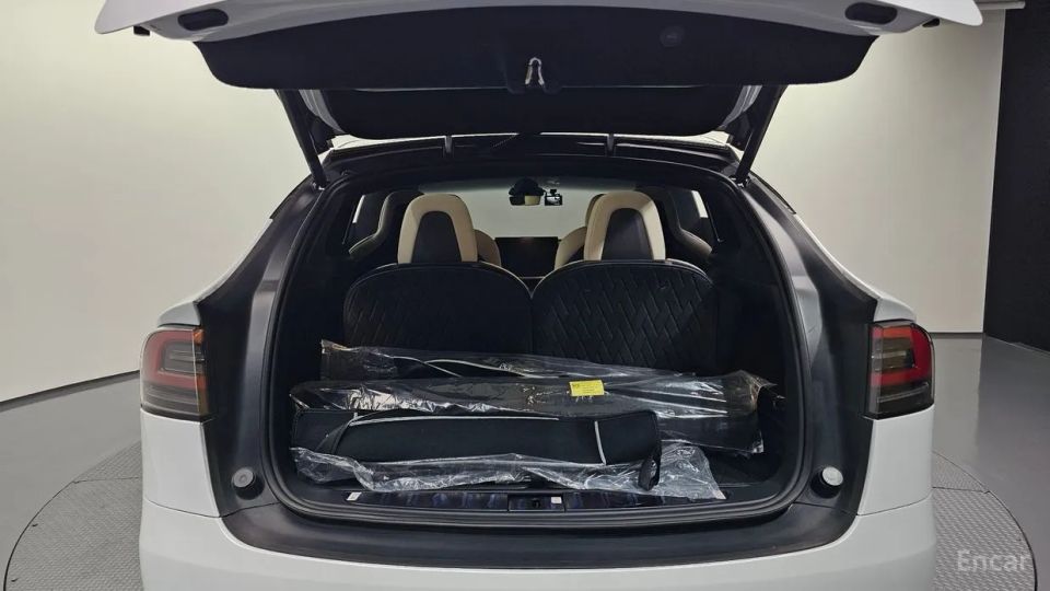 Tesla model-x