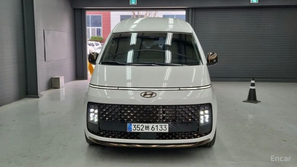 Hyundai Staria