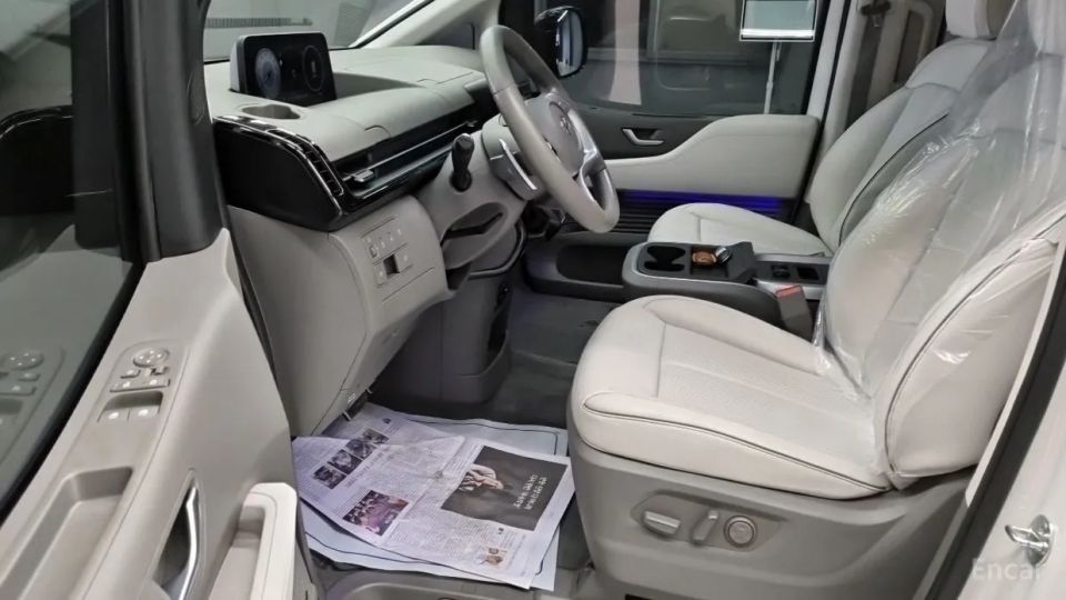 Hyundai Staria