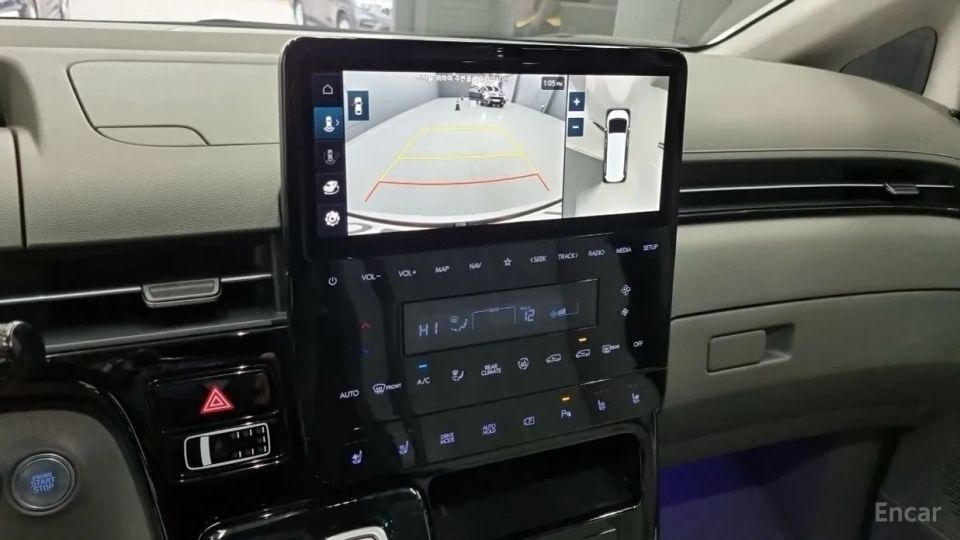 Hyundai Staria