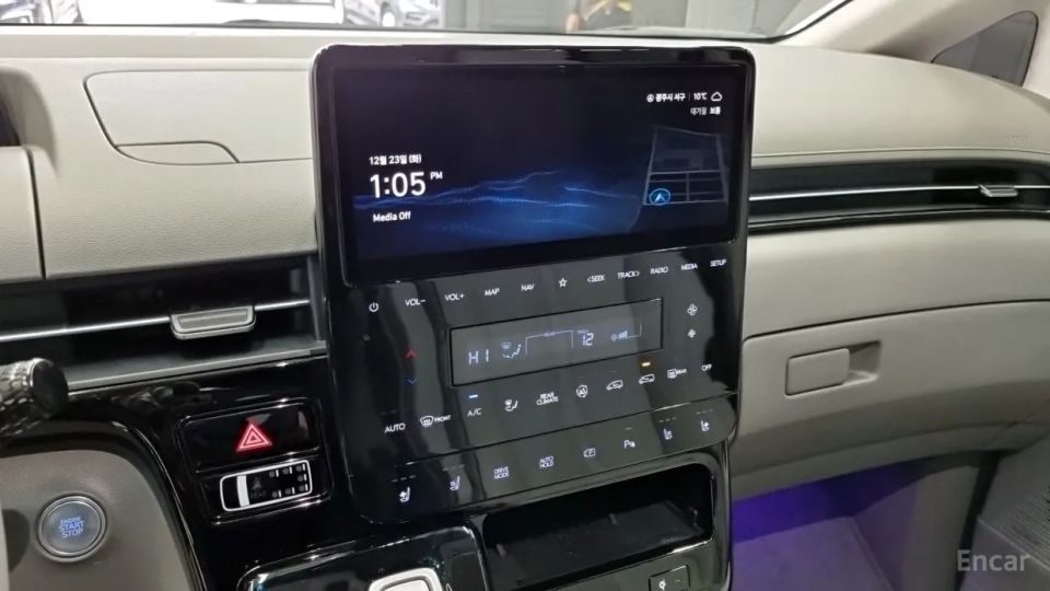 Hyundai Staria