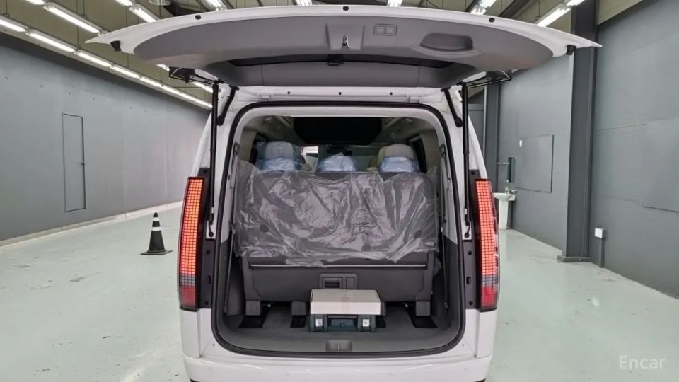 Hyundai Staria