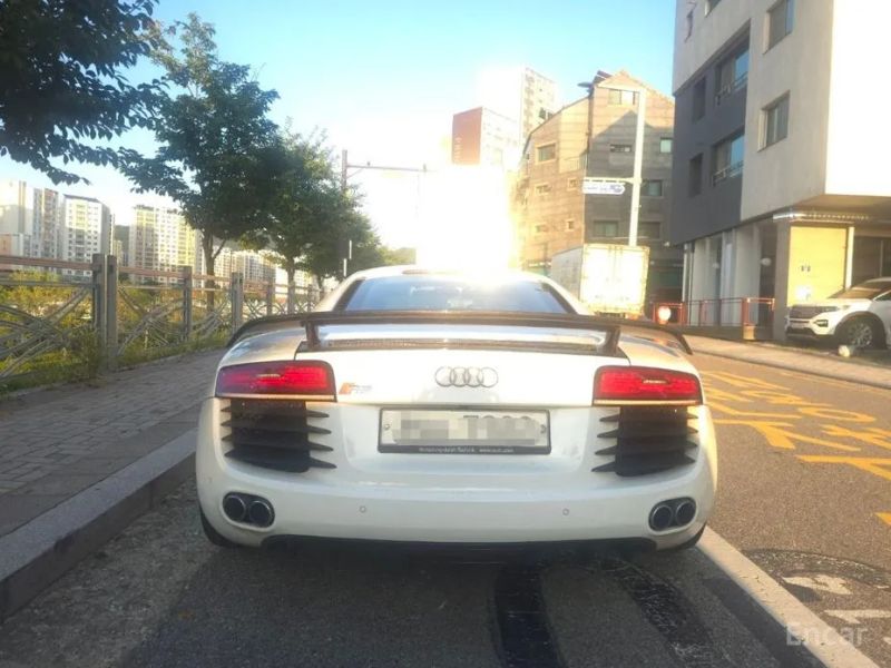 Audi R8