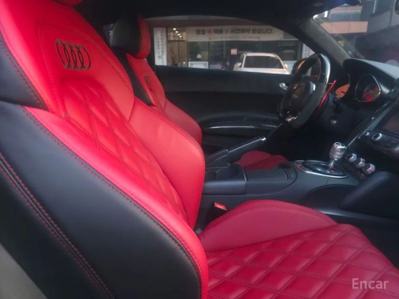 Audi R8