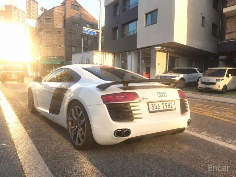 Audi R8