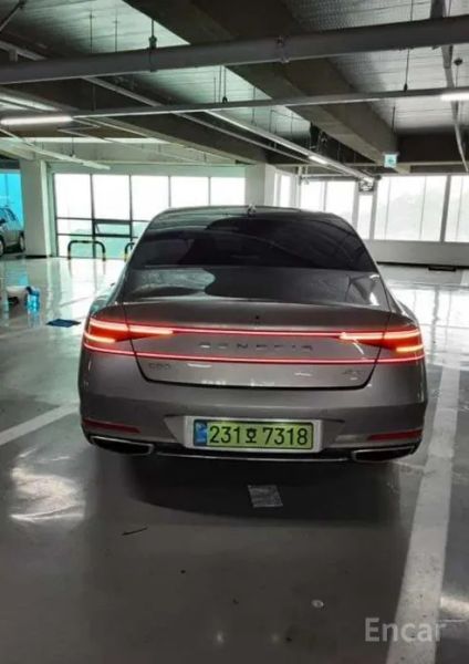 Genesis G90