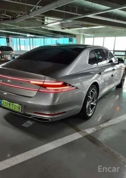 Genesis G90
