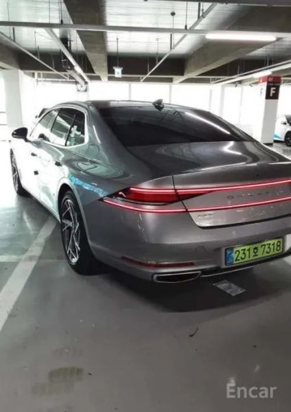 Genesis G90