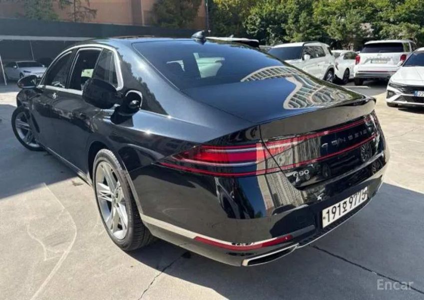 Genesis G90