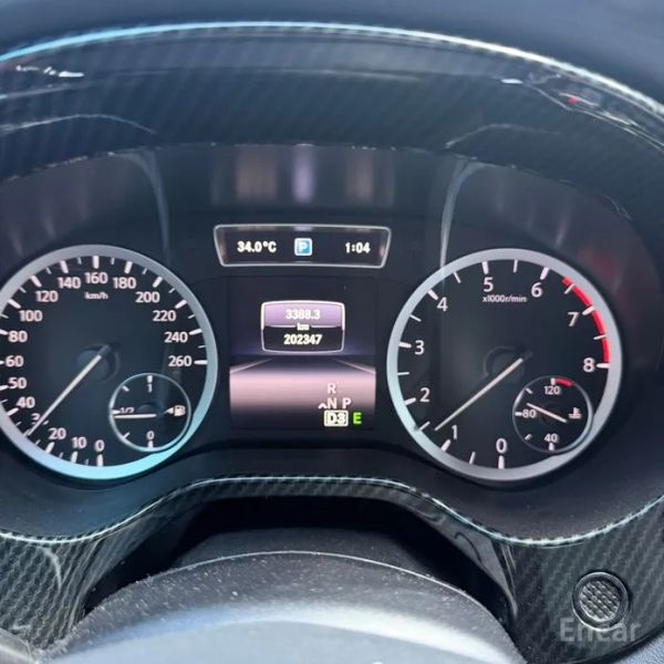 Infiniti Q30
