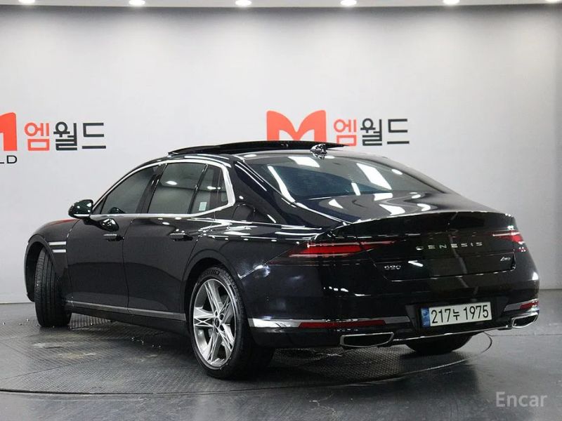 Genesis G90
