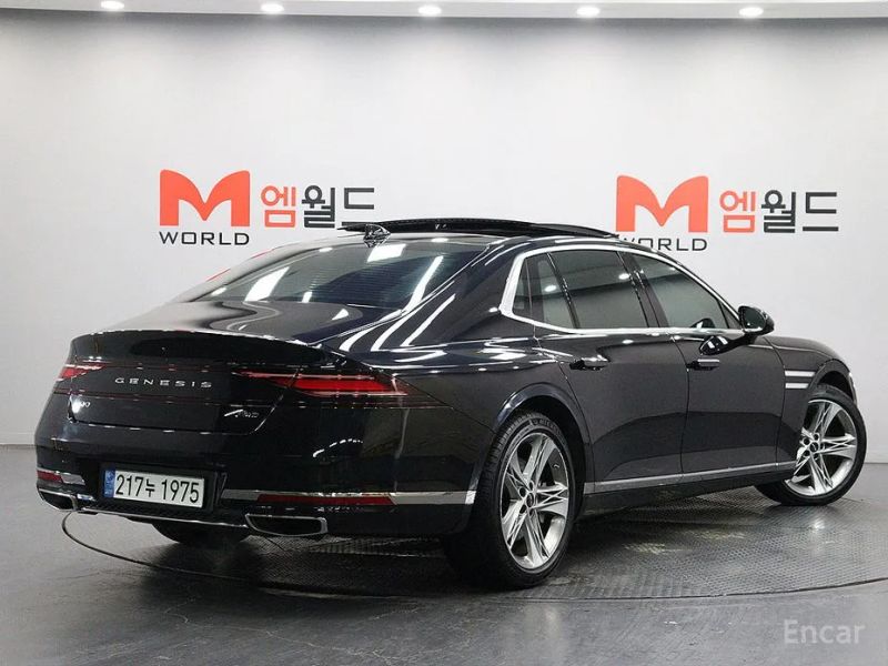 Genesis G90