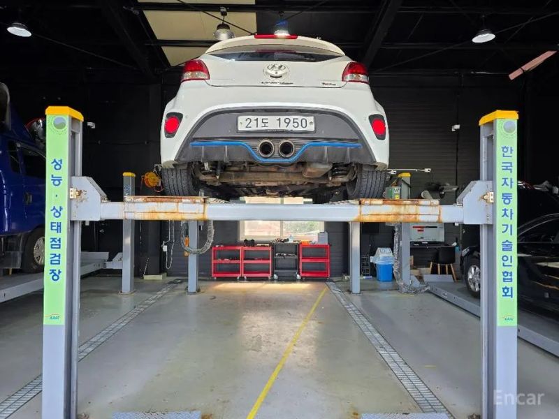 Hyundai Veloster
