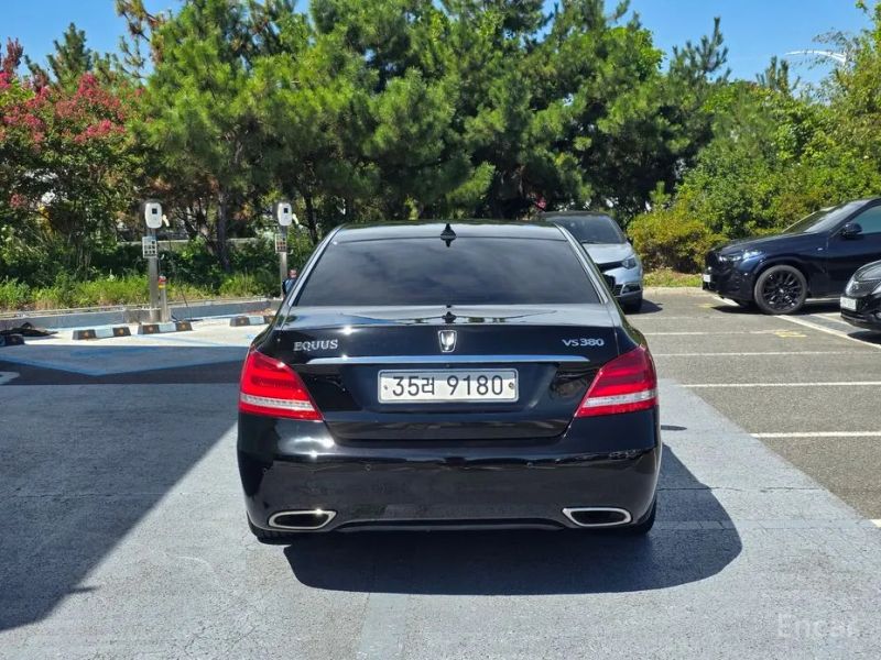 Hyundai Equus