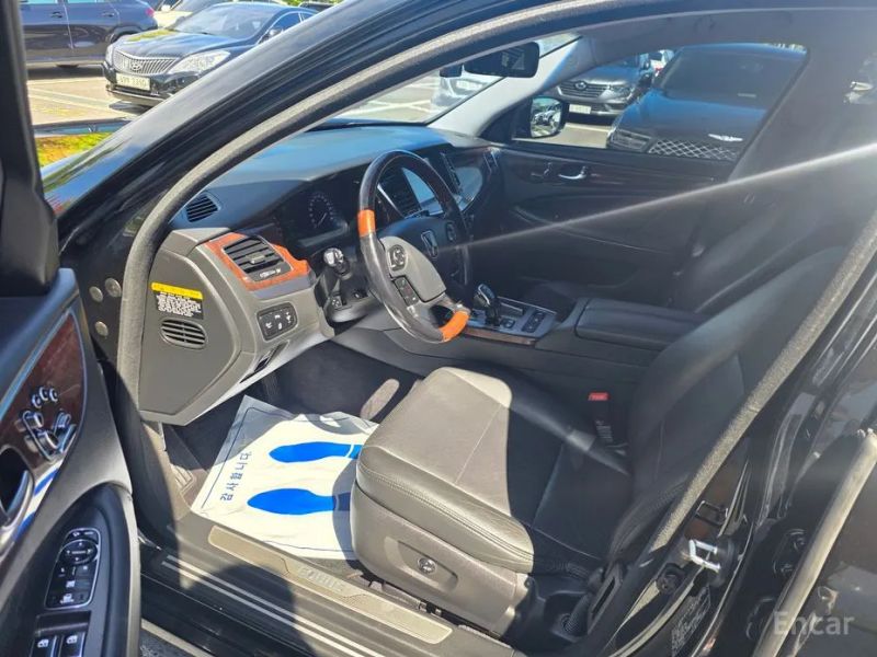 Hyundai Equus