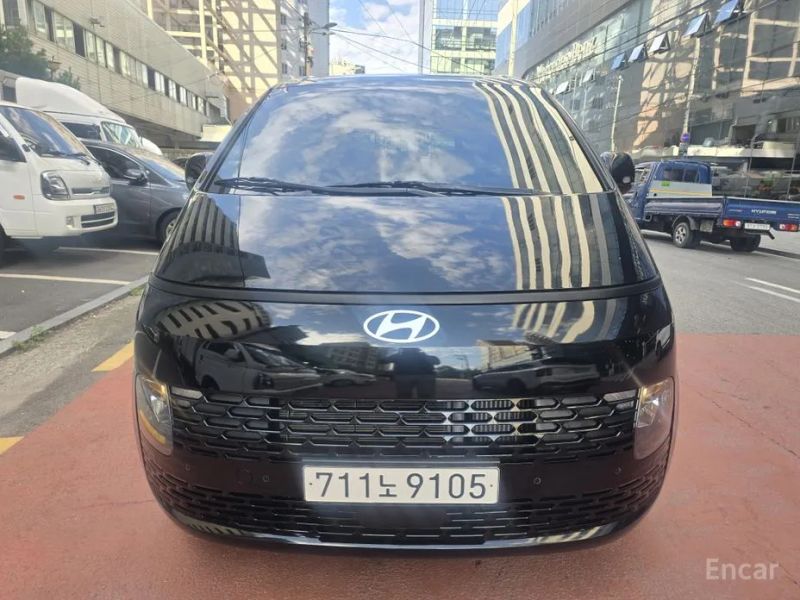 Hyundai Staria