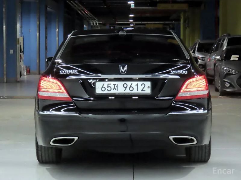 Hyundai Equus