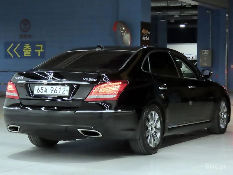 Hyundai Equus