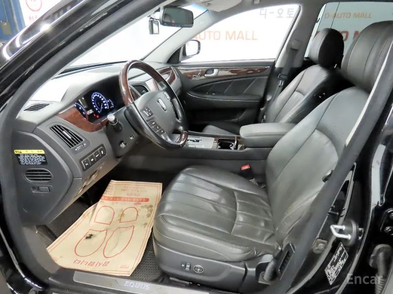 Hyundai Equus