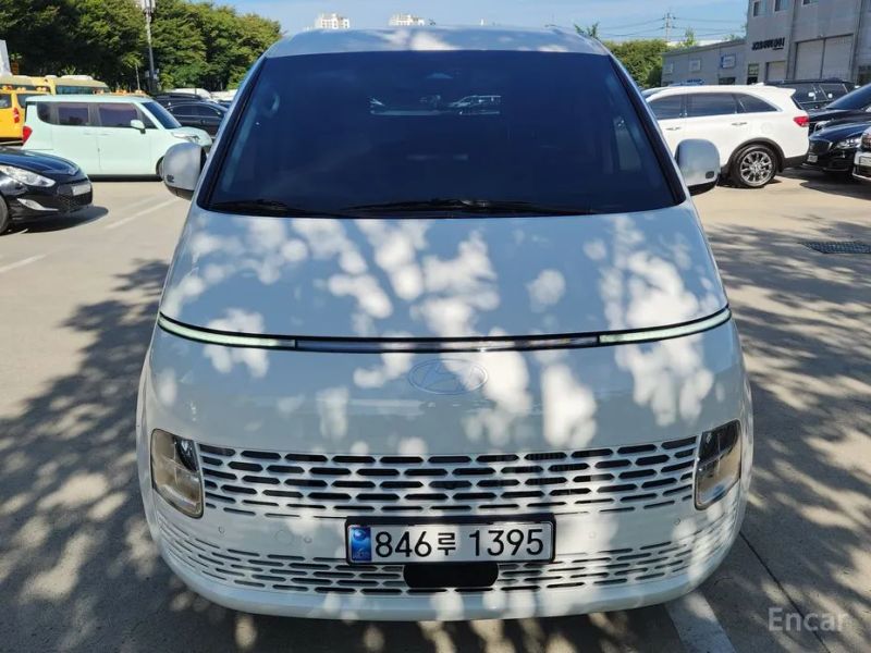 Hyundai Staria