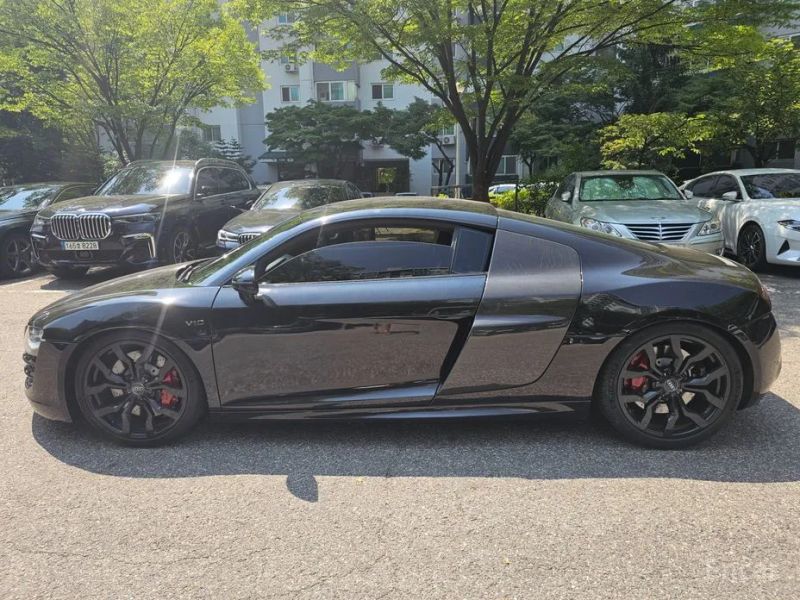 Audi R8