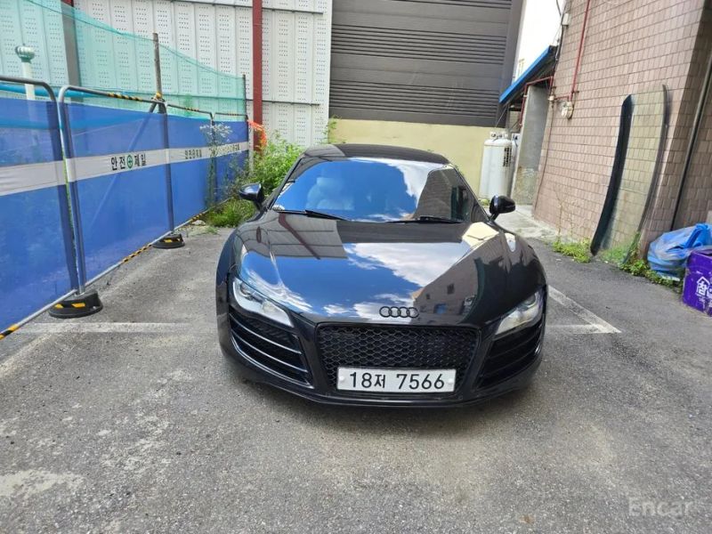 Audi R8