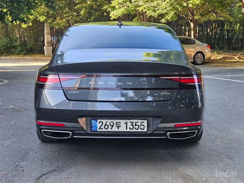 Genesis G90
