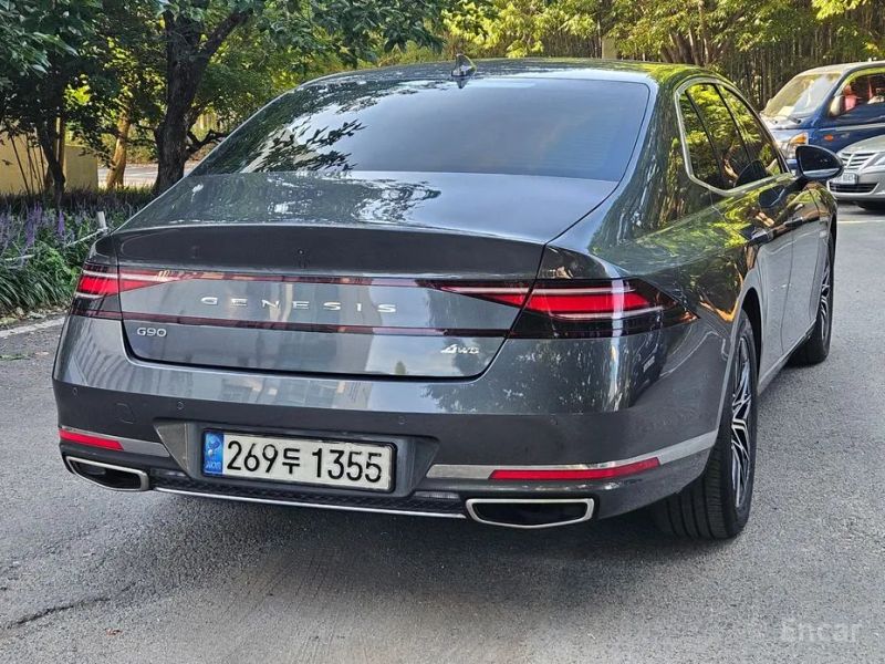 Genesis G90