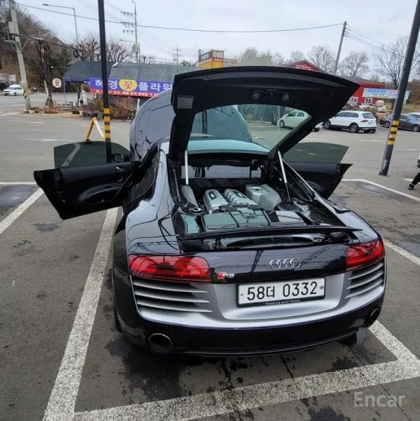 Audi R8