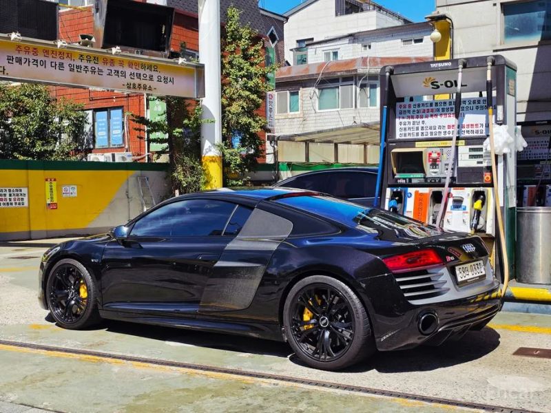 Audi R8