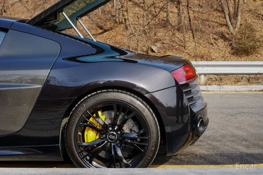Audi R8