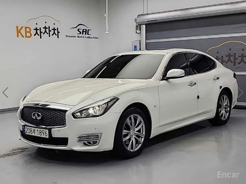 Infiniti Q70