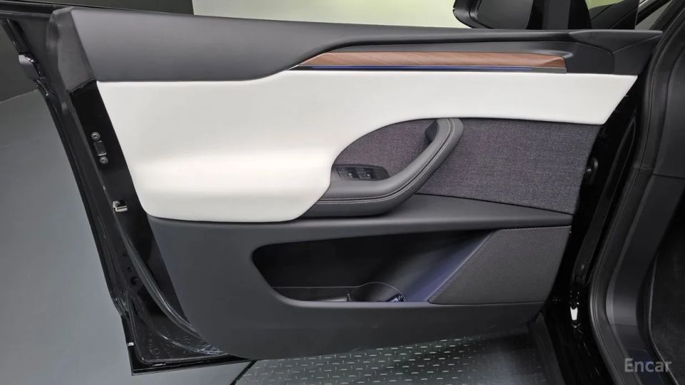 Tesla model-x