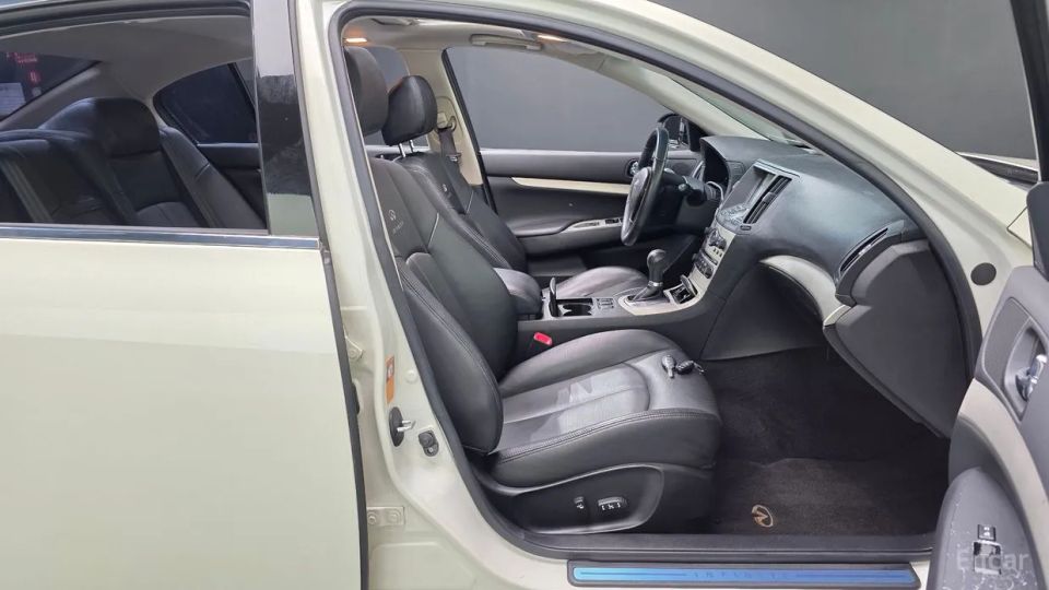 Infiniti G