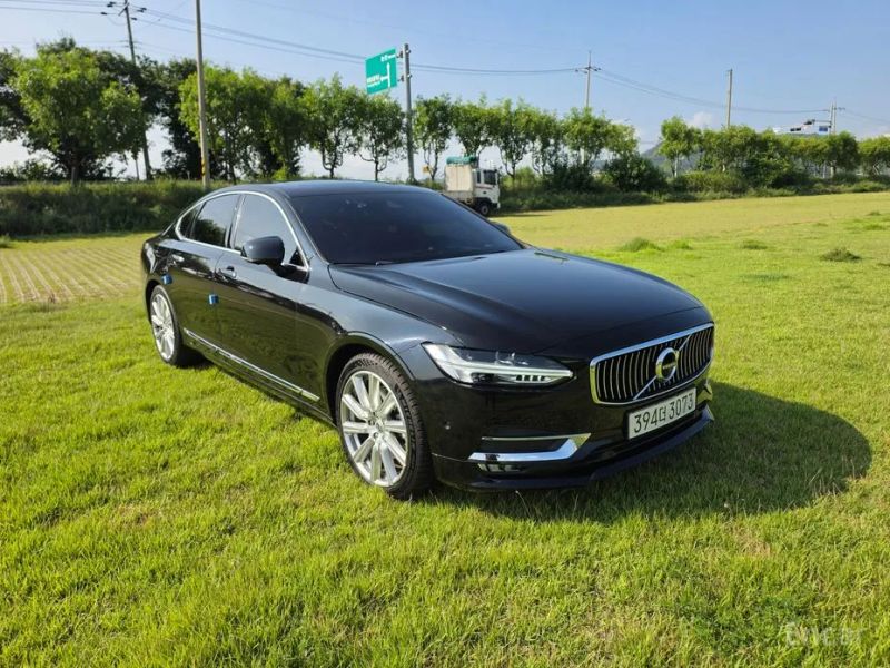 Volvo S90