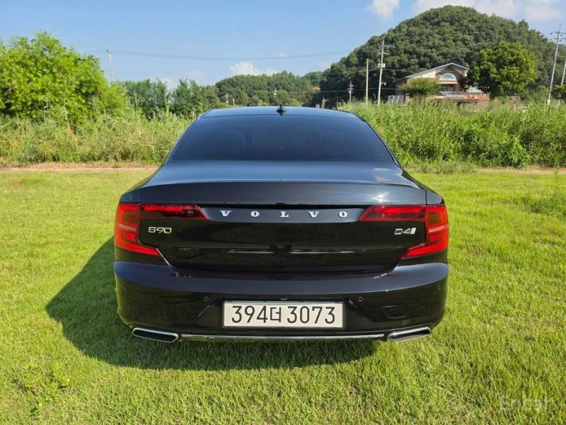 Volvo S90