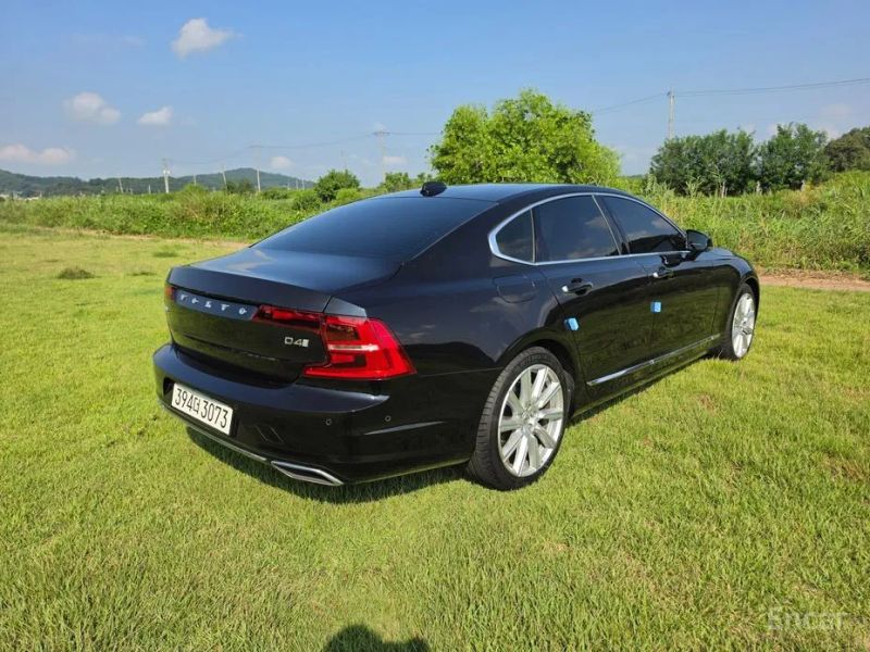 Volvo S90
