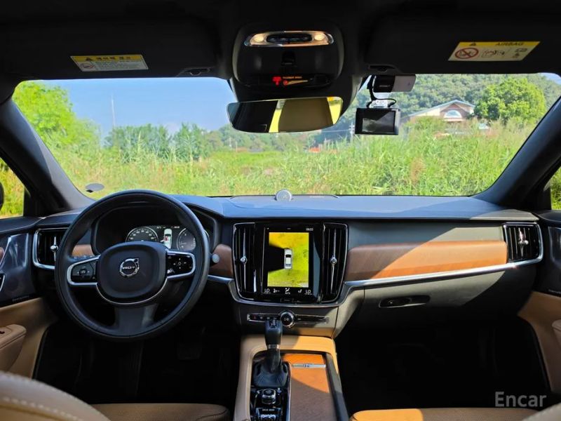 Volvo S90