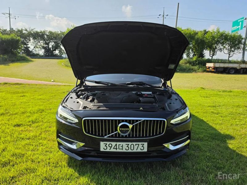 Volvo S90