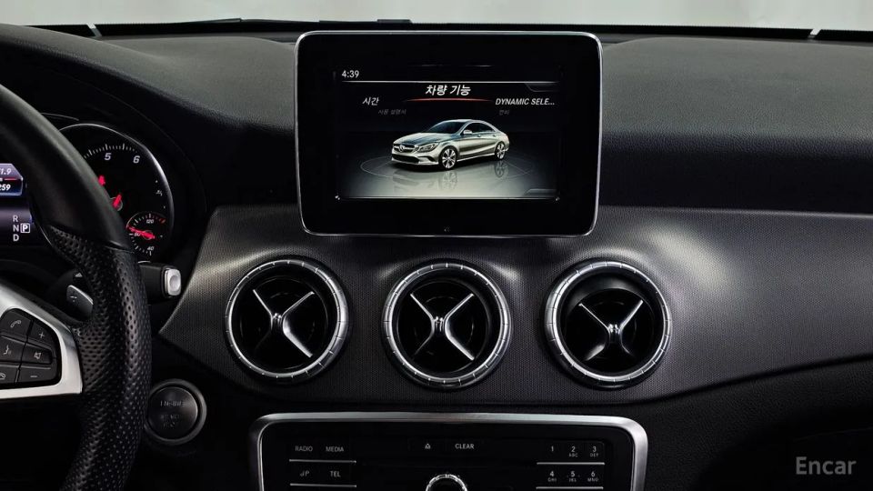Mercedes-Benz CLA-Class