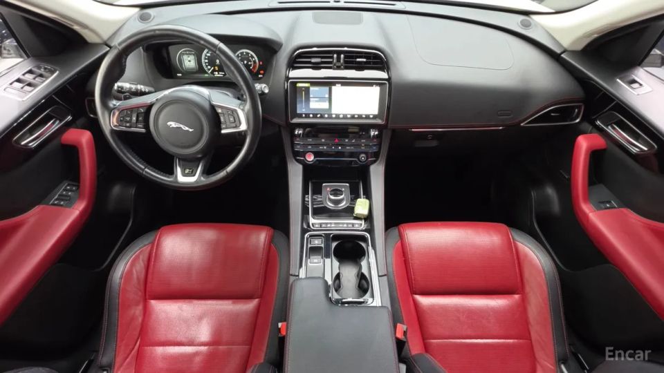 Jaguar F-PACE