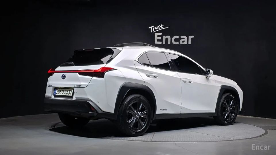 Lexus UX
