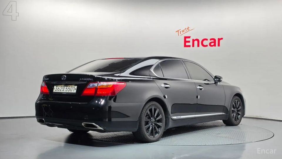 Lexus LS
