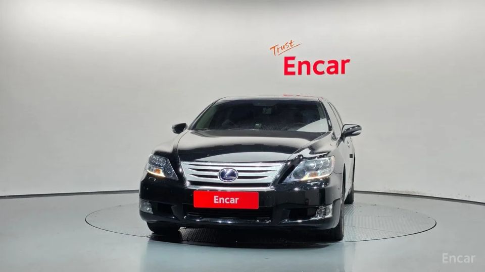 Lexus LS