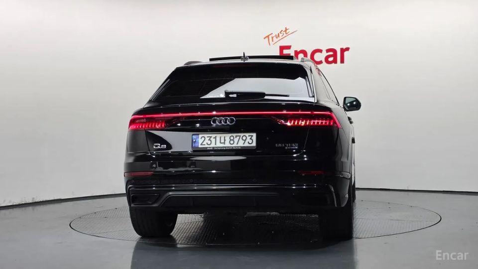 Audi Q8