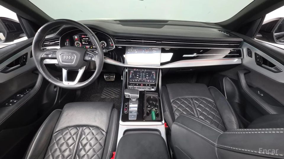 Audi Q8